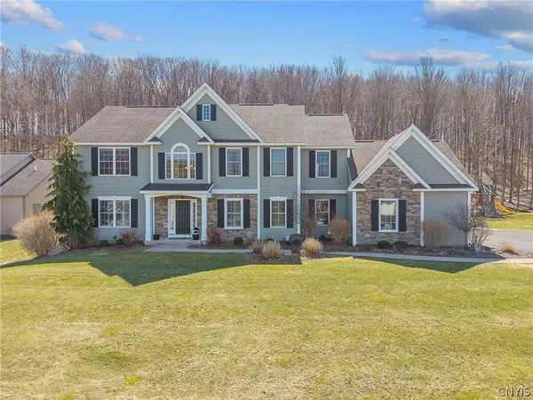 $849,900 | 217 Starksboro Drive, Camillus, NY 13031