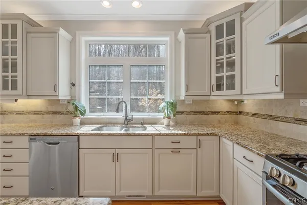 $849,900 | 217 Starksboro Drive, Camillus, NY 13031