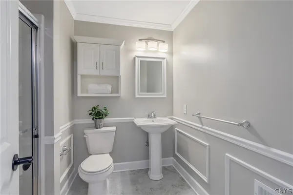 $849,900 | 217 Starksboro Drive, Camillus, NY 13031