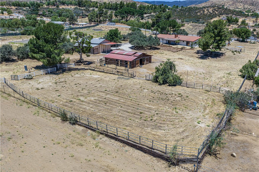 11820 Darling Road Agua Dulce, CA 91390 - Photo 5 of 47