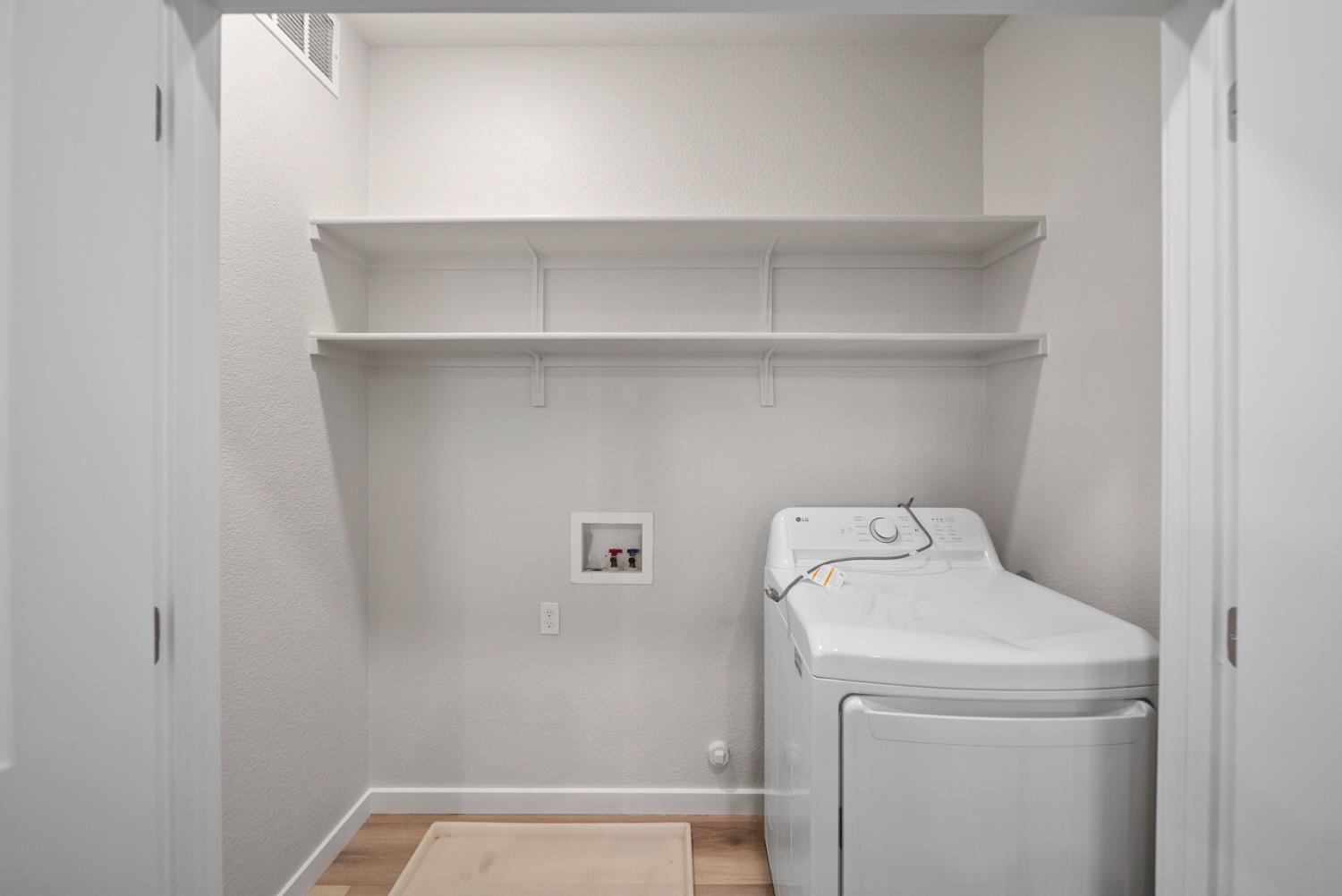 3286 New York Road West Sacramento, CA 95691 - Photo 18 of 22 a utility room with dryer and washer