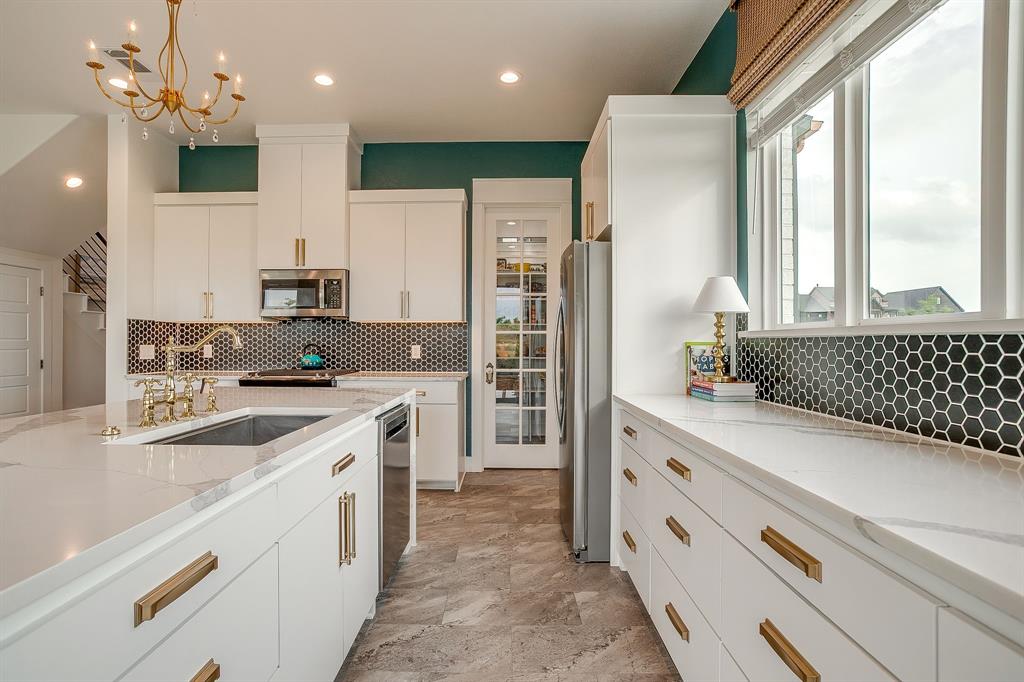 2096 Eagles Rdg Drive Weatherford, TX 76087 - Photo 9 of 38