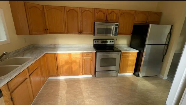 $265,455 | 32 Spring Street, Gardiner, ME 04345