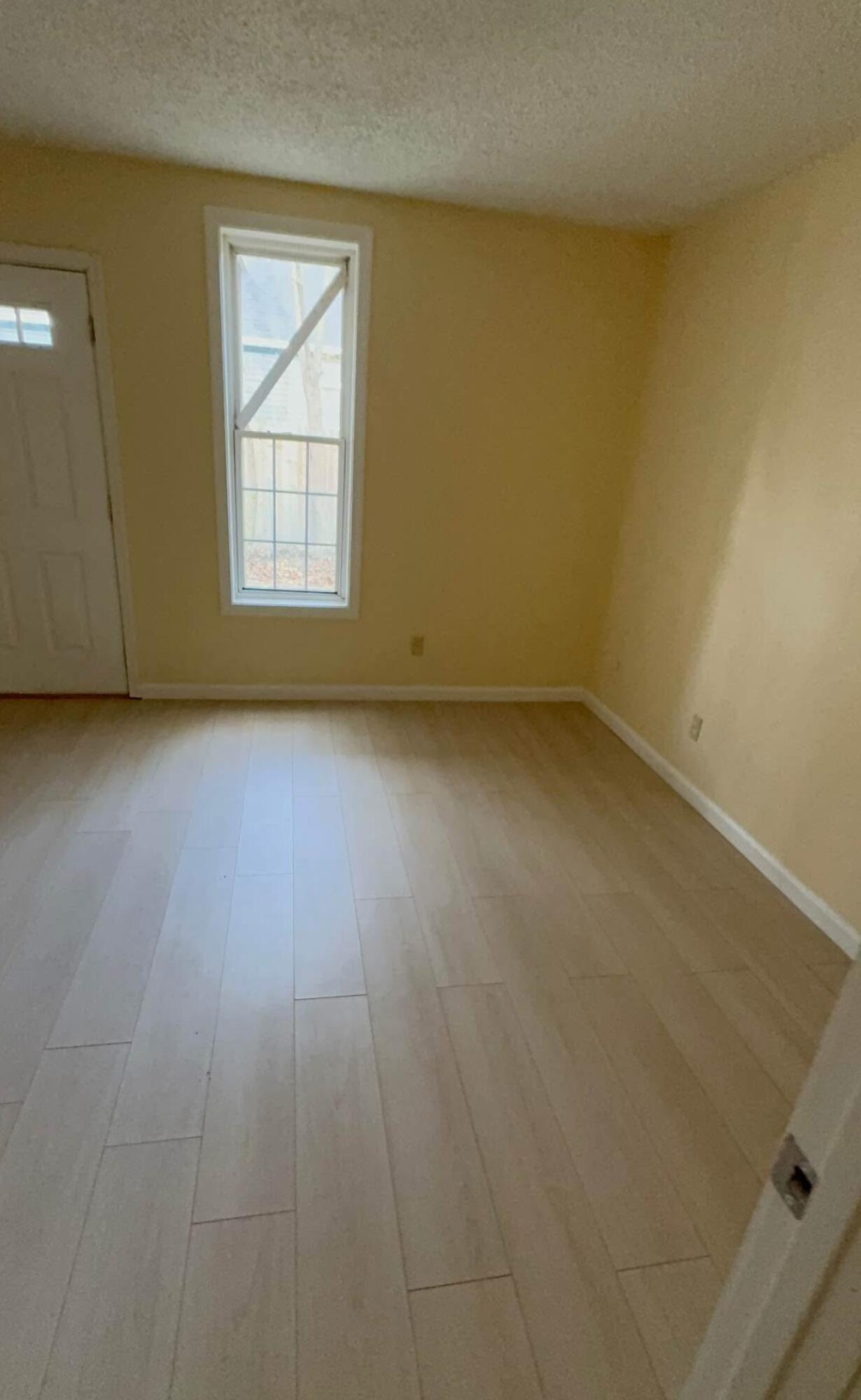 32 Spring Street Gardiner, ME 04345 - Photo 5 of 9 Living Room