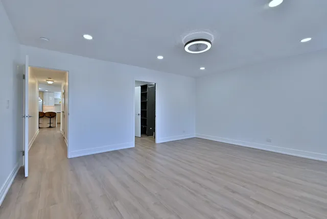 $395,000 | 1230 Park Avenue West, Unit 225, Highland Park, IL 60035