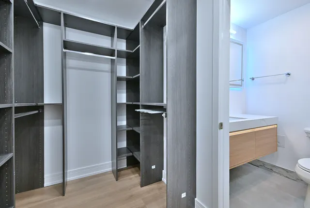 $395,000 | 1230 Park Avenue West, Unit 225, Highland Park, IL 60035