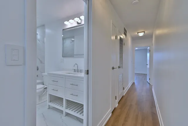 $395,000 | 1230 Park Avenue West, Unit 225, Highland Park, IL 60035