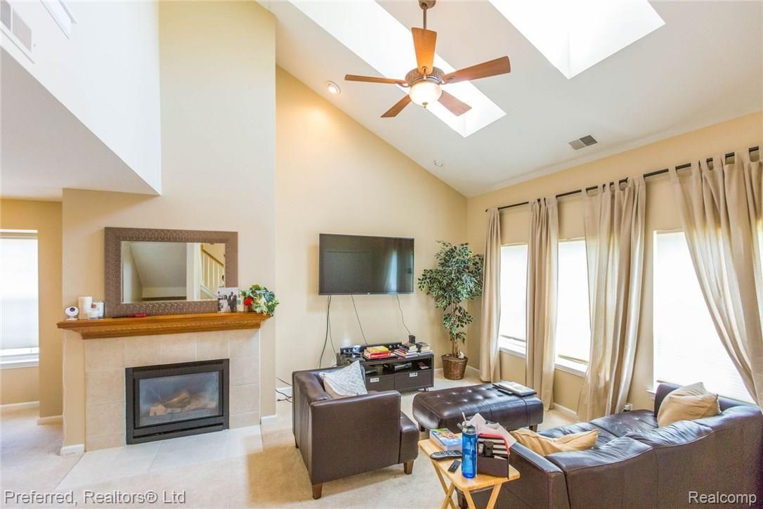16922 Farmington Road Livonia, MI 48154 - Photo 8 of 30 8.jpg