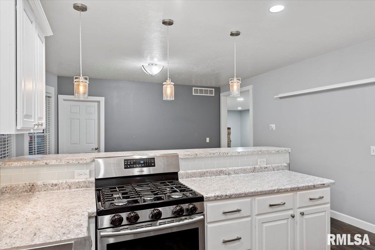 199 West Jackson Street Athens, IL 62613 - Photo 11 of 32 Gallery Image 11