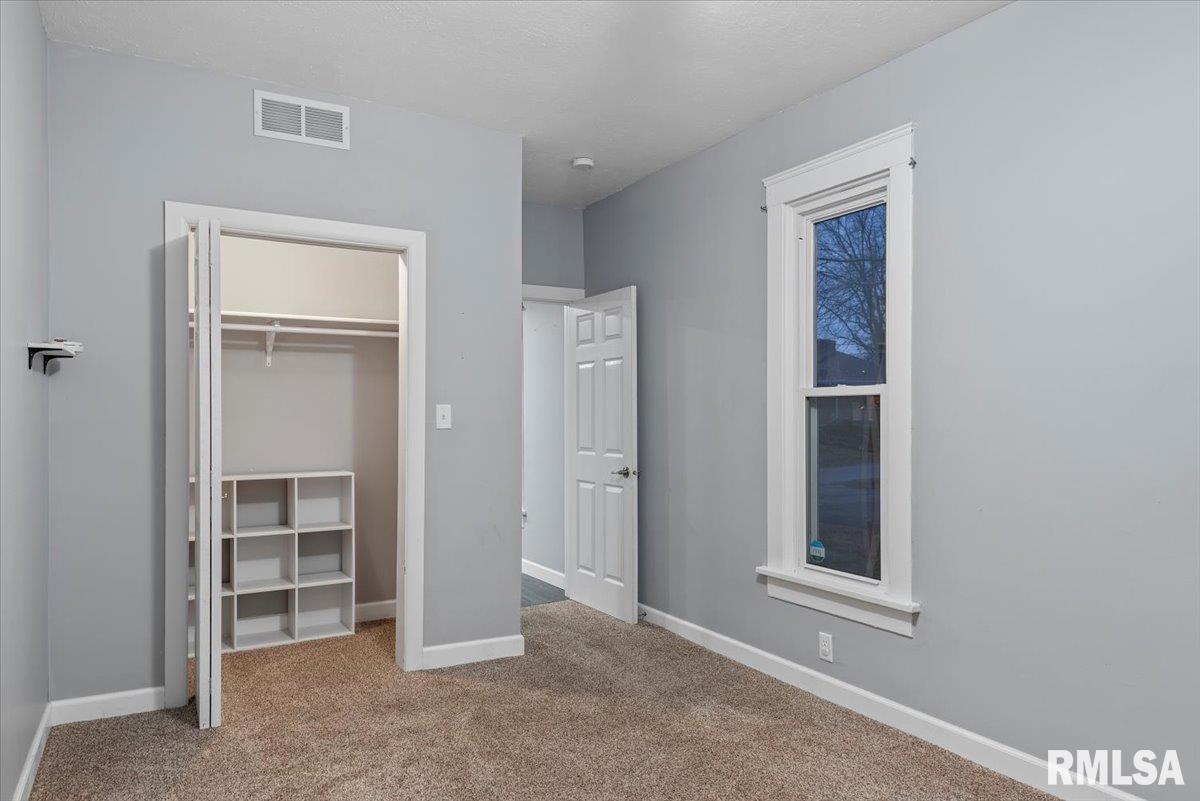 199 West Jackson Street Athens, IL 62613 - Photo 17 of 32 Gallery Image 17