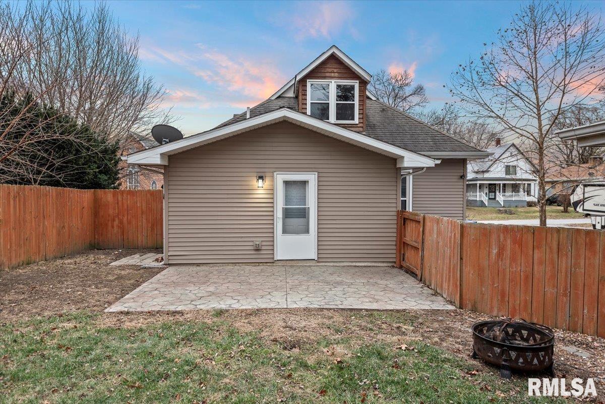 199 West Jackson Street Athens, IL 62613 - Photo 29 of 32 Gallery Image 29