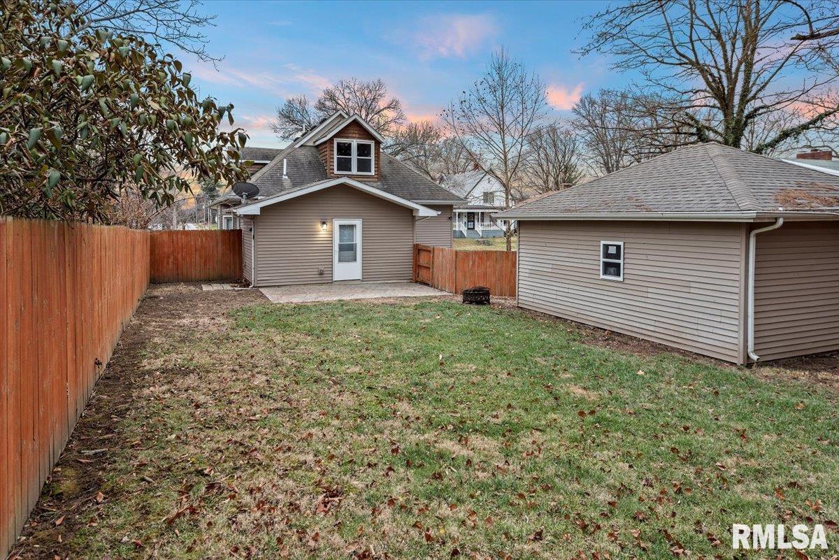 199 West Jackson Street Athens, IL 62613 - Photo 30 of 32 Gallery Image 30