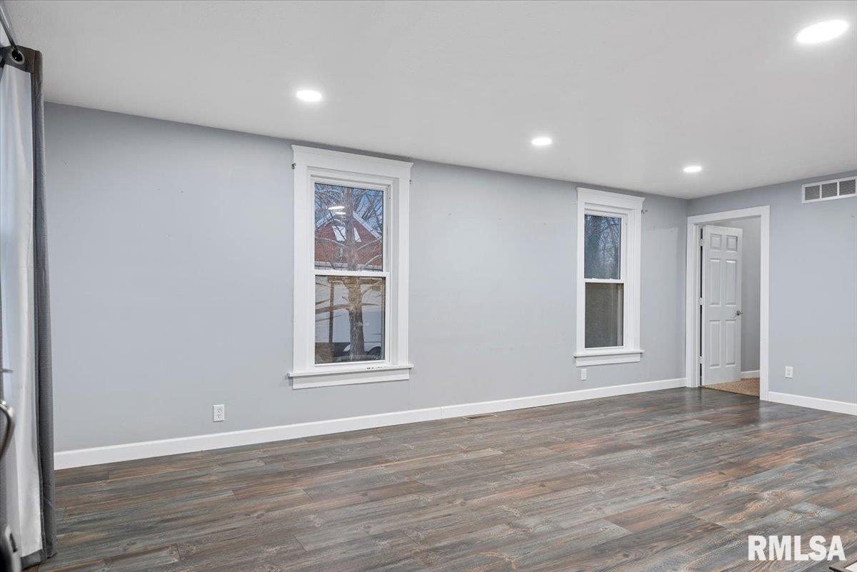 199 West Jackson Street Athens, IL 62613 - Photo 4 of 32 Gallery Image 4
