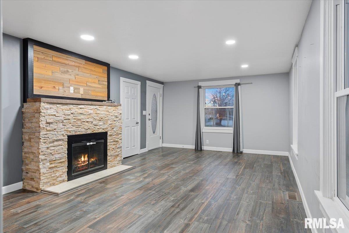 199 West Jackson Street Athens, IL 62613 - Photo 6 of 32 Gallery Image 6
