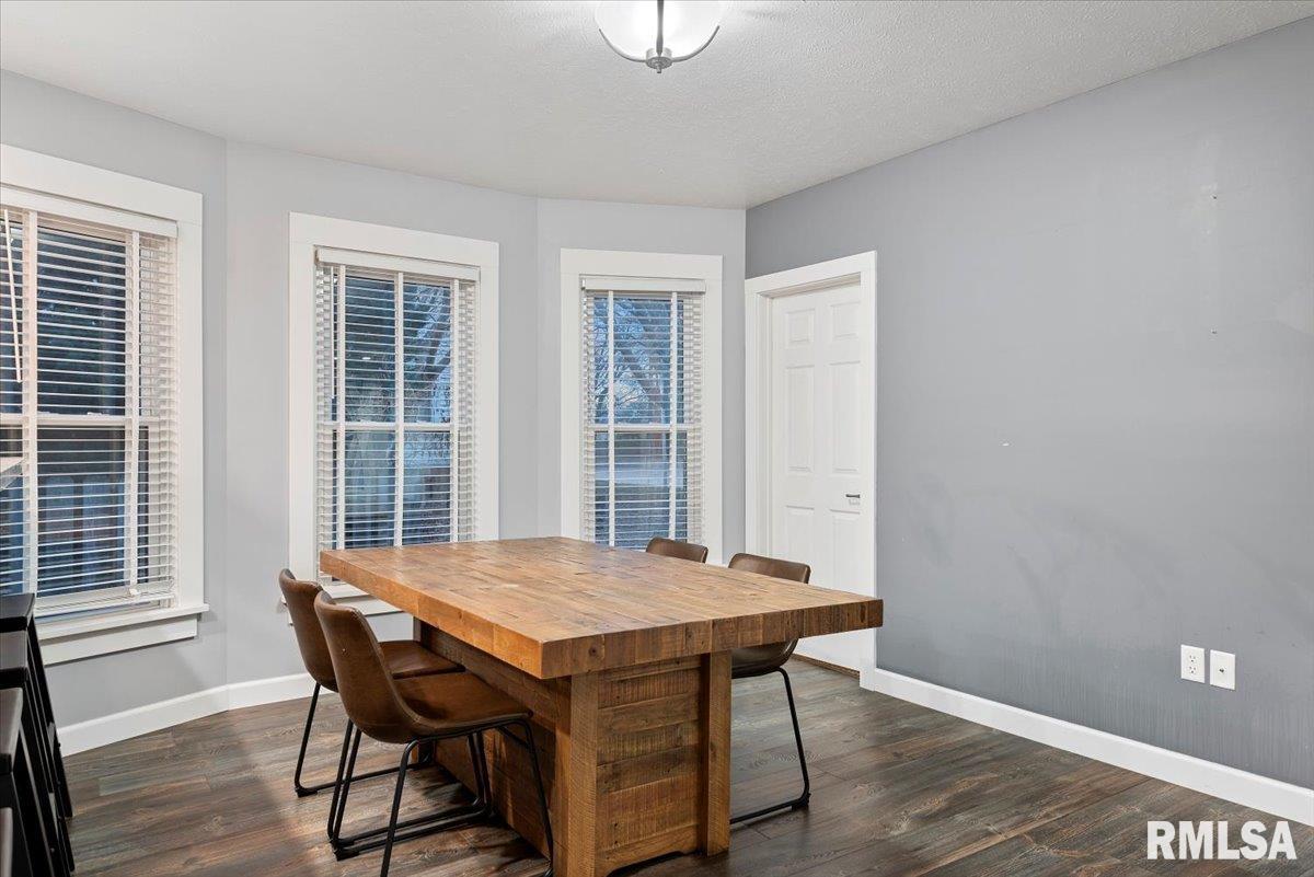 199 West Jackson Street Athens, IL 62613 - Photo 9 of 32 Gallery Image 9