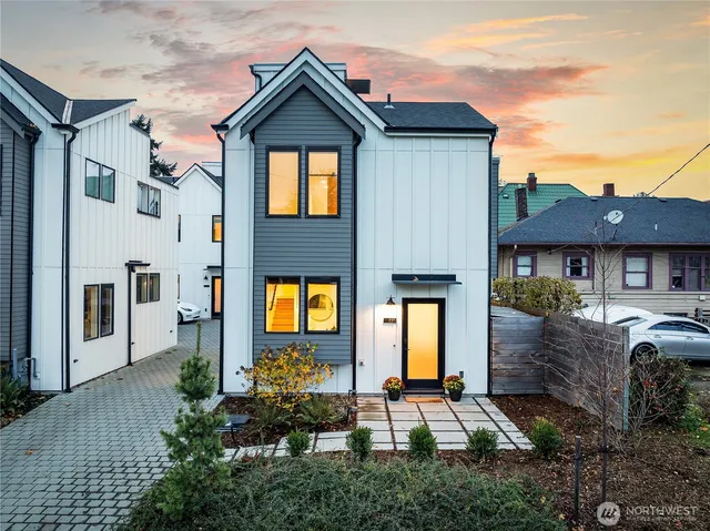 $699,000 | 225 24th Avenue, Seattle, WA 98122