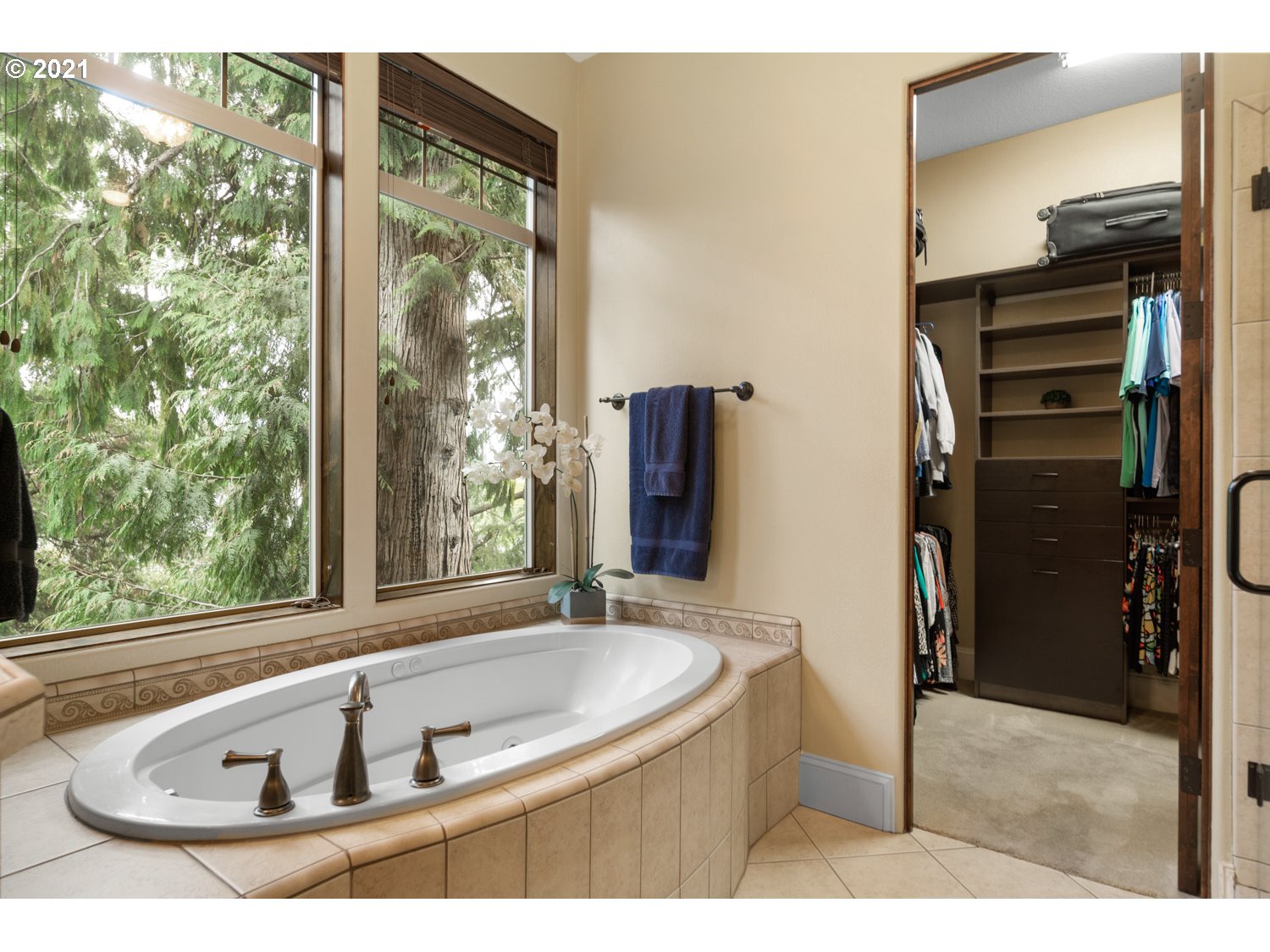 6680 Southwest Raleighview Court Portland, OR 97225 - Photo 14 of 30 Gallery Image 14
