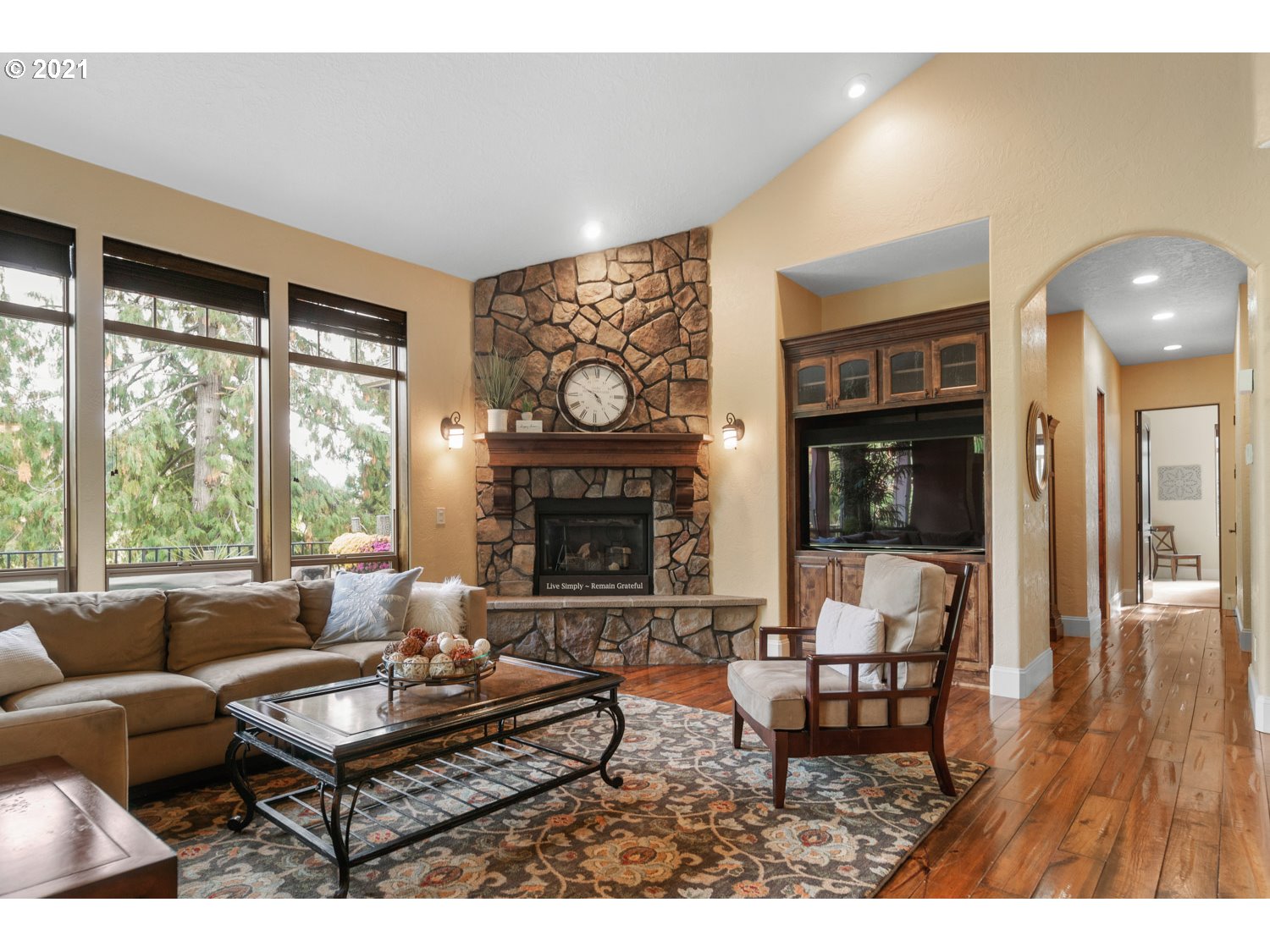 6680 Southwest Raleighview Court Portland, OR 97225 - Photo 3 of 30 Gallery Image 3
