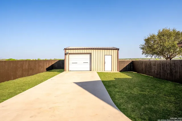 $689,900 | 3362 Abbott Road, St. Hedwig, TX 78152