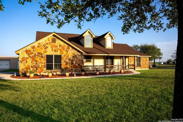 $689,900 | 3362 Abbott Road, St. Hedwig, TX 78152