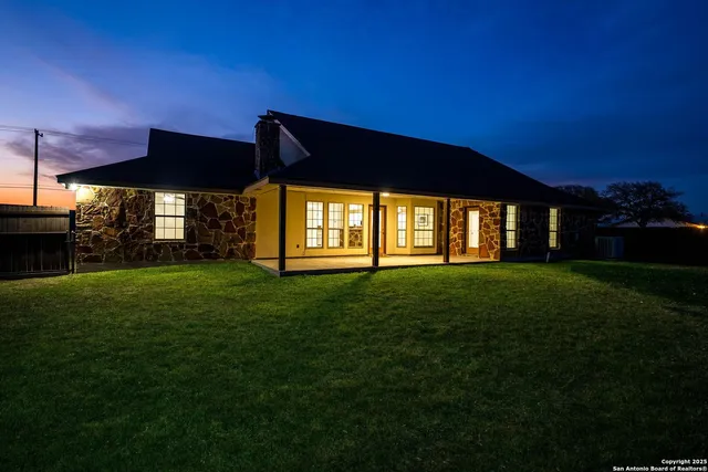 $689,900 | 3362 Abbott Road, St. Hedwig, TX 78152