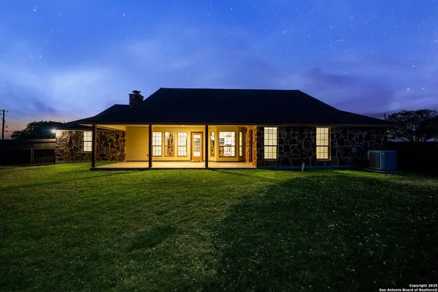 $689,900 | 3362 Abbott Road, St. Hedwig, TX 78152