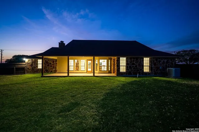 $689,900 | 3362 Abbott Road, St. Hedwig, TX 78152