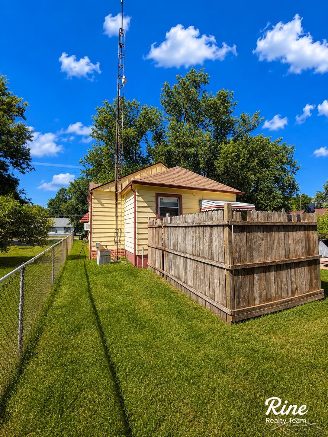 3204 Hemphill Road Burton, MI 48529 - Photo 9 of 39 Gallery Image 9