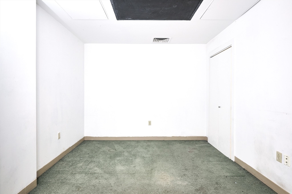 234 Causeway Street, Unit 918 Boston, MA 02114 - Photo 11 of 20