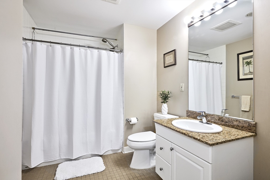 234 Causeway Street, Unit 918 Boston, MA 02114 - Photo 8 of 20