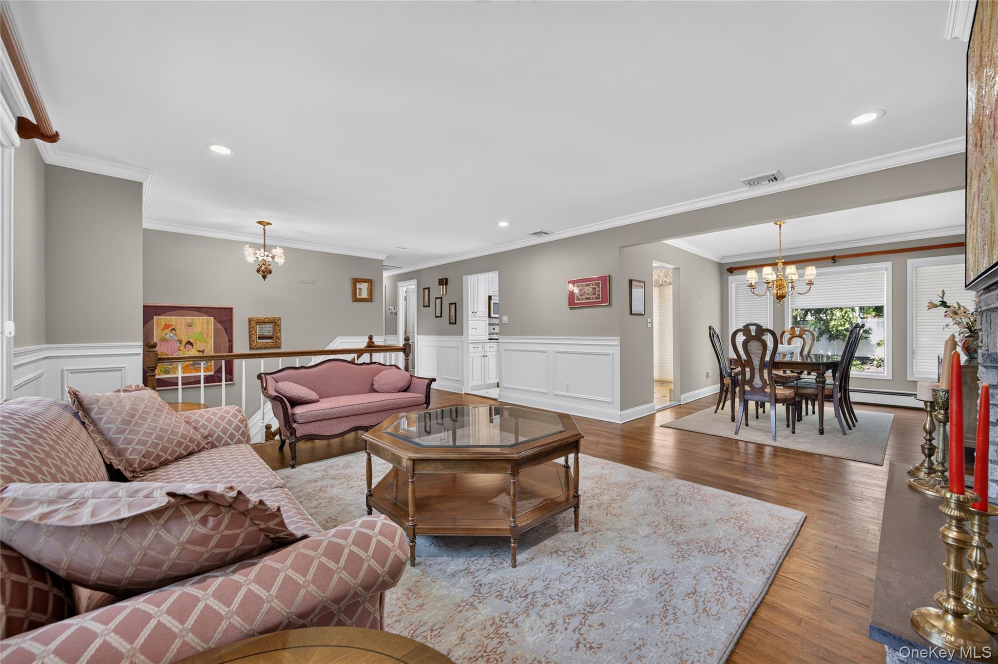 7 Chatham Road Commack, NY 11725 - Photo 3 of 17 Beautiful hardwood floors.