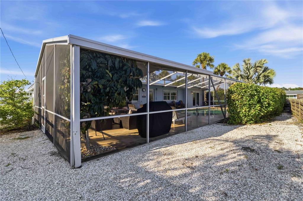 3136 Bispham Road Sarasota, FL 34231 - Photo 18 of 22 Gallery Image 18