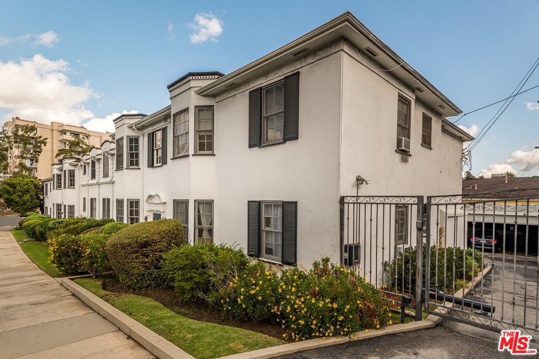 3288 Lowry Road Los Angeles, CA 90027 - Photo 2 of 8