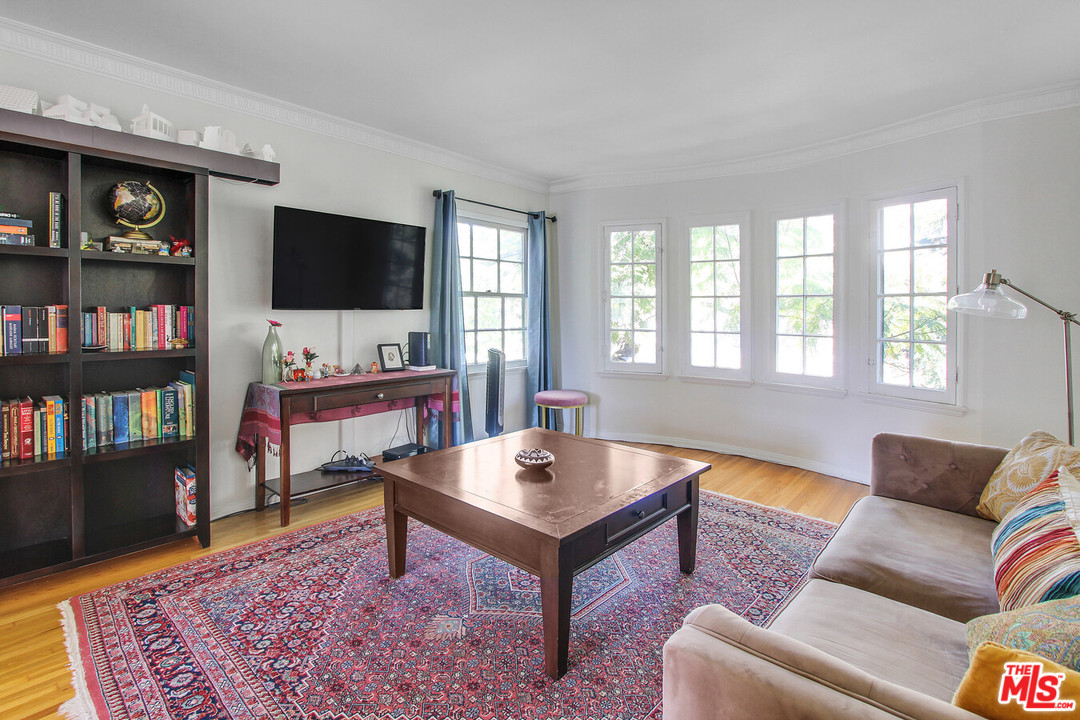 3288 Lowry Road Los Angeles, CA 90027 - Photo 7 of 8