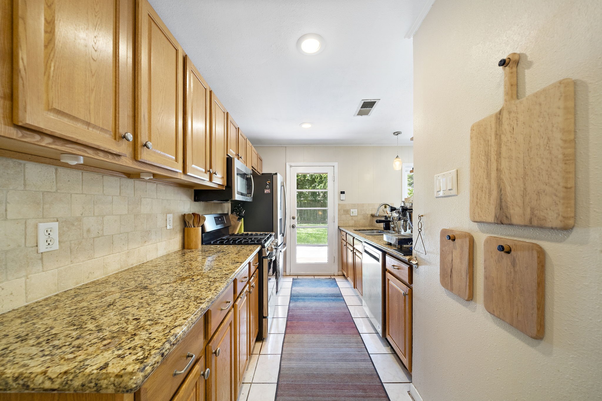 4306 Warm Springs Road Houston, TX 77035 - Photo 9 of 36