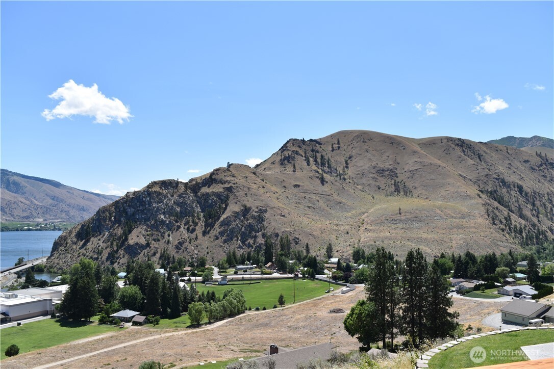 1024 Columbia Point Entiat, WA 98822 - Photo 12 of 22 a view of a building with a mountain in the background
