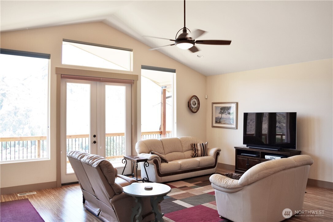 1024 Columbia Point Entiat, WA 98822 - Photo 13 of 22 a living room with furniture and a window