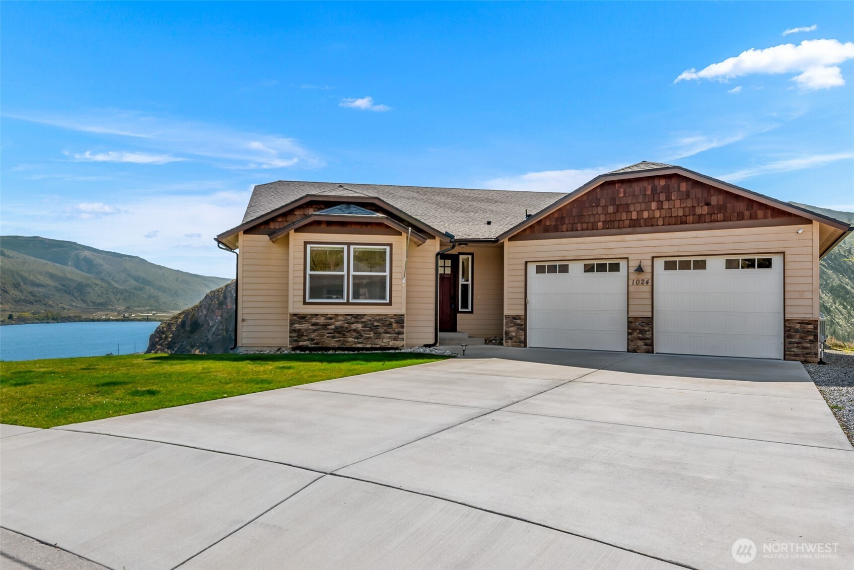 1024 Columbia Point Entiat, WA 98822 - Photo 2 of 29 Gallery Image 2