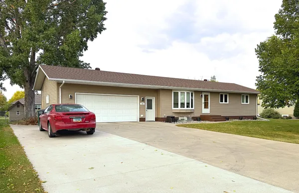 $337,000 | 704 3rd Avenue Northeast, Hillsboro, ND 58045