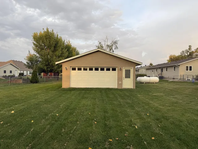 $337,000 | 704 3rd Avenue Northeast, Hillsboro, ND 58045