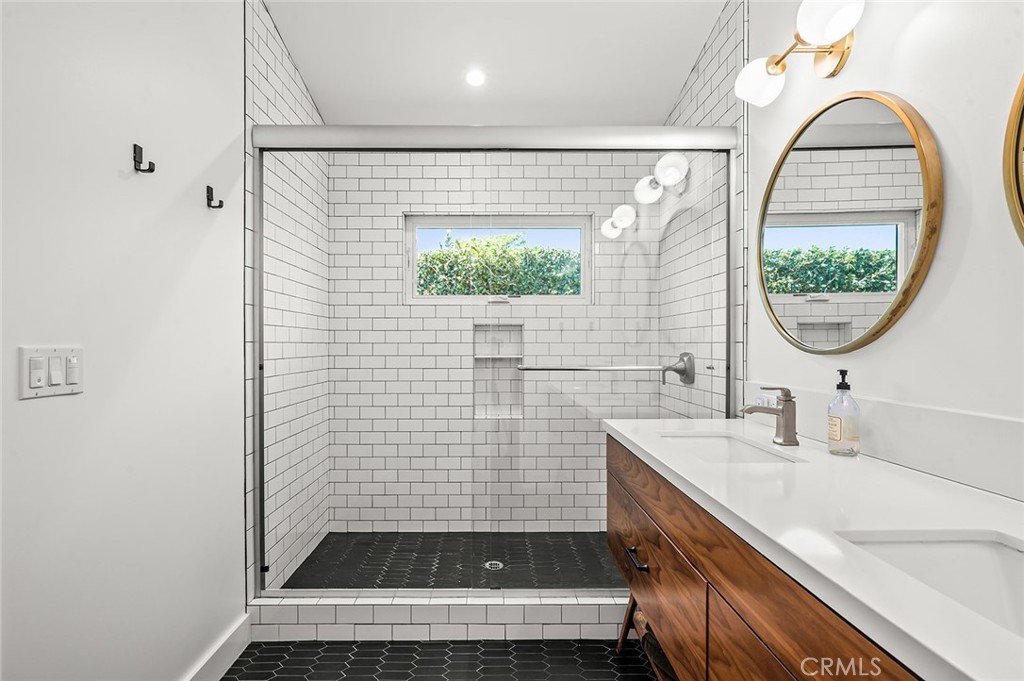 12361 Wembley Road Rossmoor, CA 90720 - Photo 23 of 45