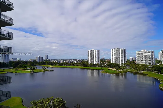 $3,500 | 20000 East Country Club Drive, Unit 1014, Aventura, FL 33180