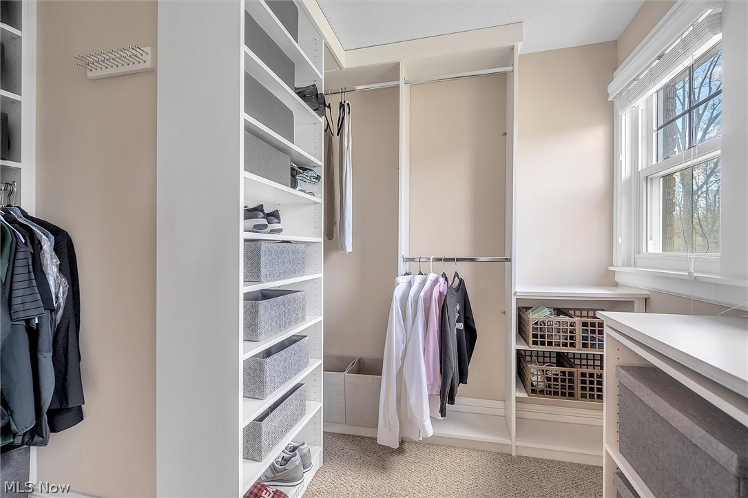 2850 Berkshire Road Cleveland, OH 44118 - Photo 18 of 33 Owner's suite walk-in closet