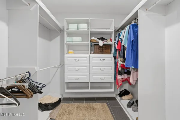 $379,900 | 420 Shadow Lake Cove, Raymond, MS 39154