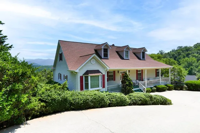 $799,900 | 18 Foxfire Court, Hayesville, NC 28904
