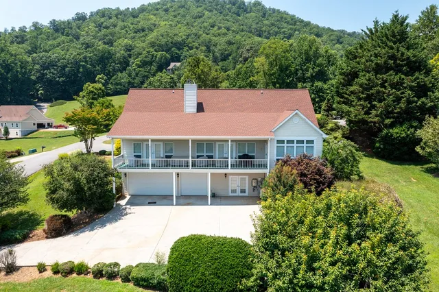 $799,900 | 18 Foxfire Court, Hayesville, NC 28904