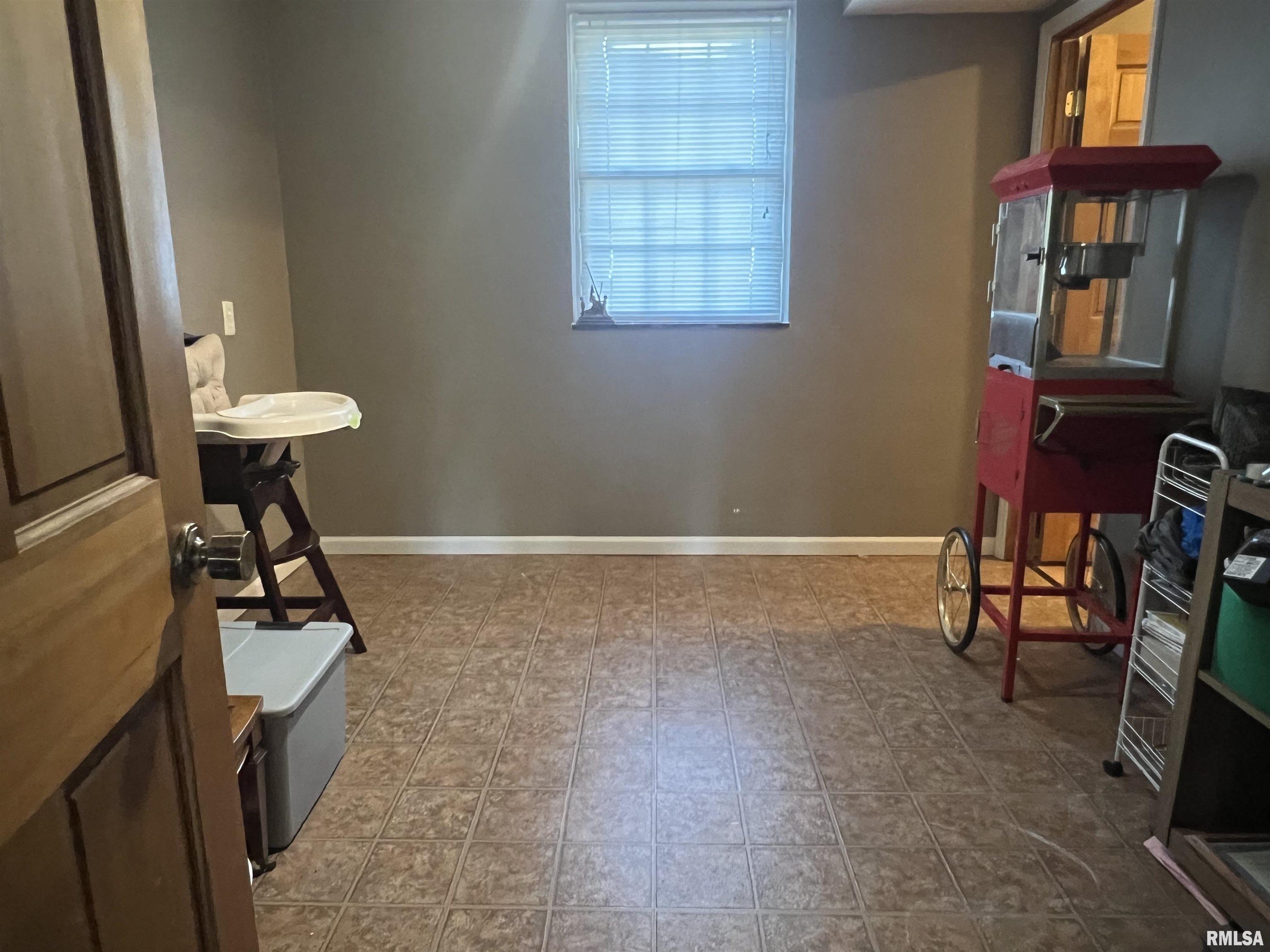 1413 Spruce Street Salem, IL 62881 - Photo 15 of 15