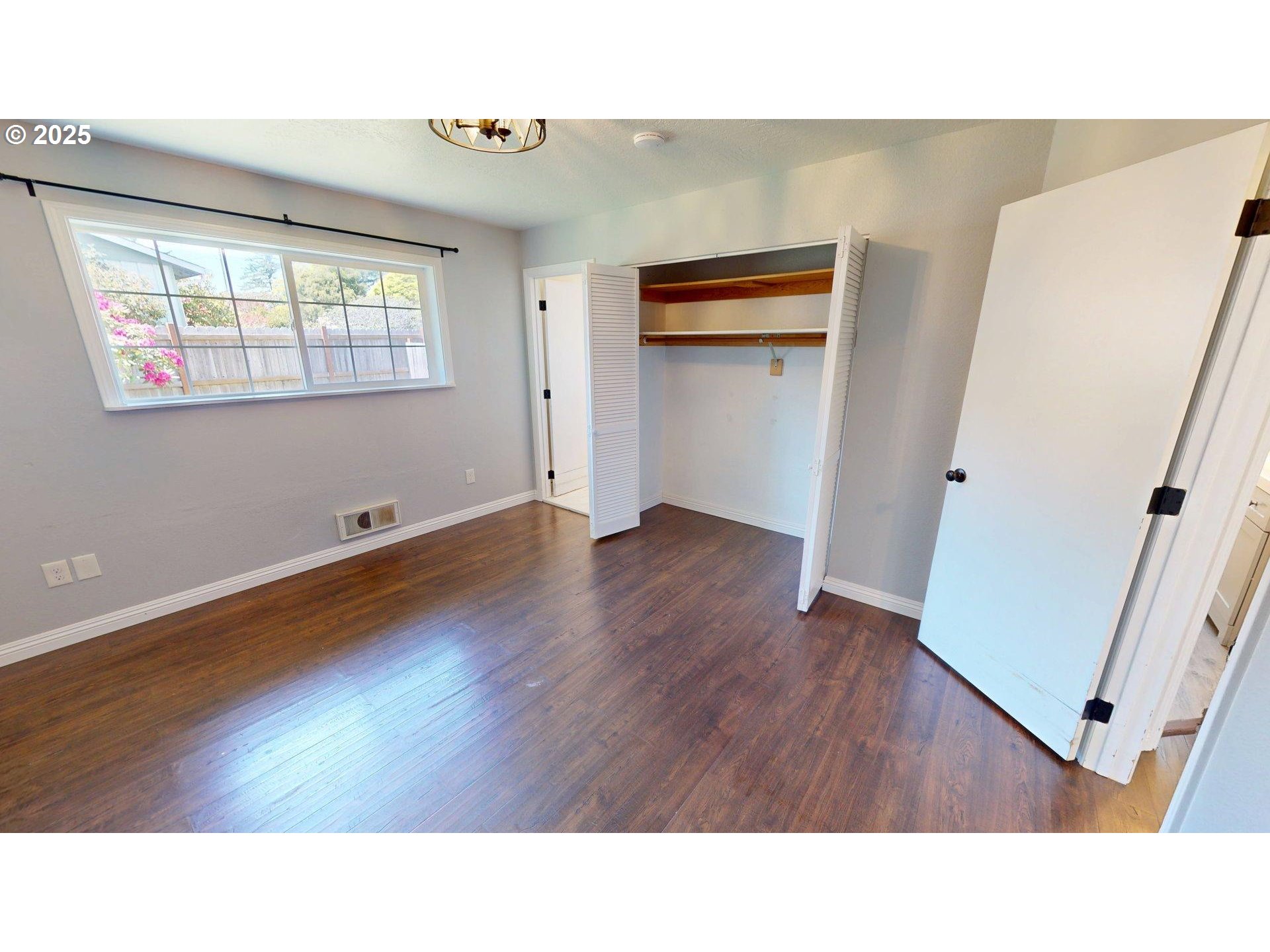 335 Mill Beach Road Brookings, OR 97415 - Photo 16 of 39 Primary Bedroom