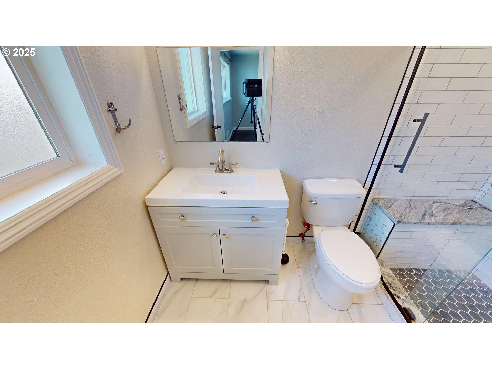 335 Mill Beach Road Brookings, OR 97415 - Photo 18 of 39 Primary Bedroom