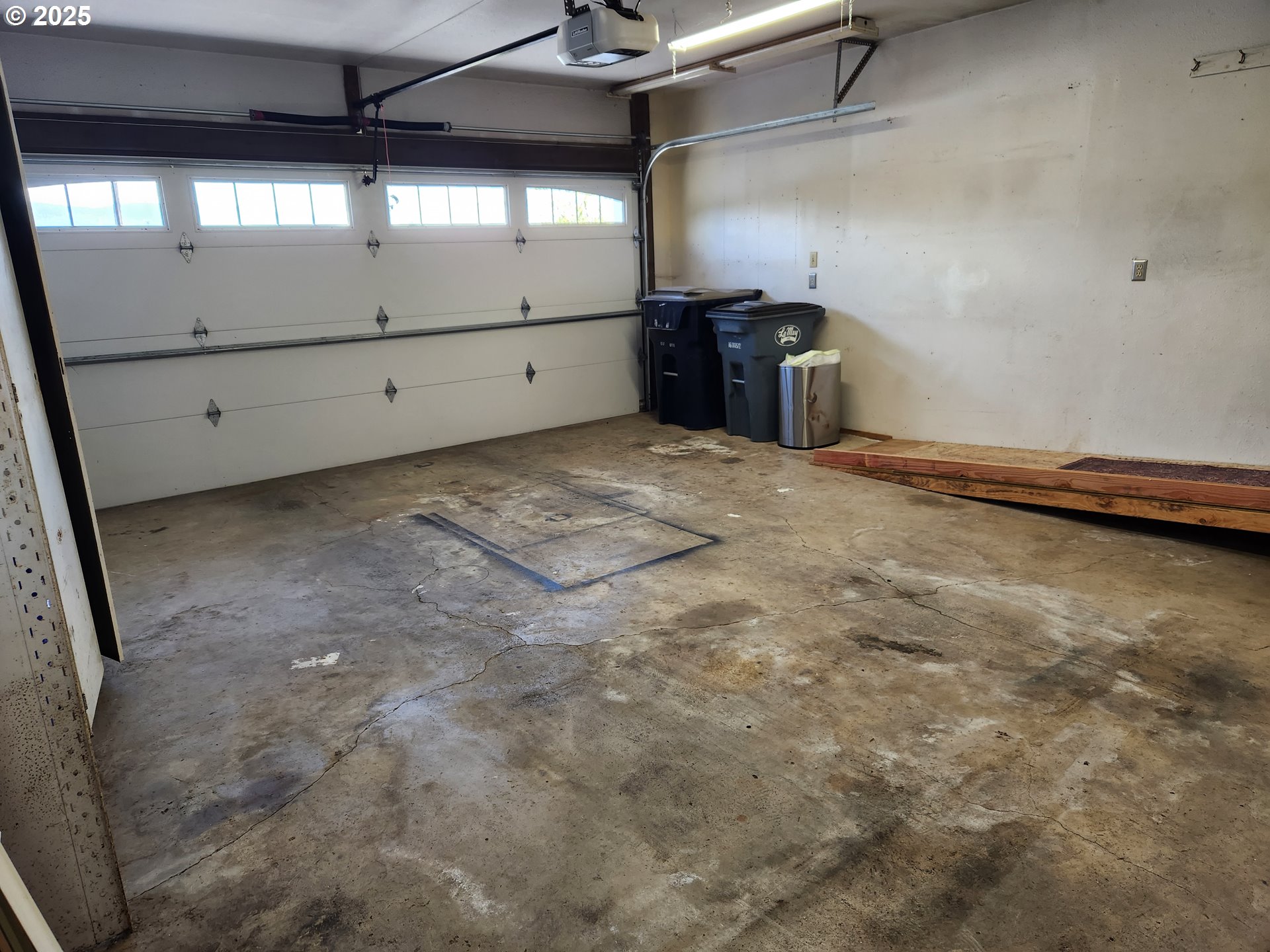 335 Mill Beach Road Brookings, OR 97415 - Photo 37 of 39 Garage